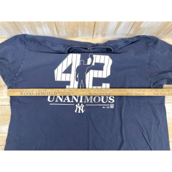 Mariano Rivera Unanimous 42 Men's 2XL T-Shirt Navy Blue NY Yankees Majestic - Picture 5 of 6